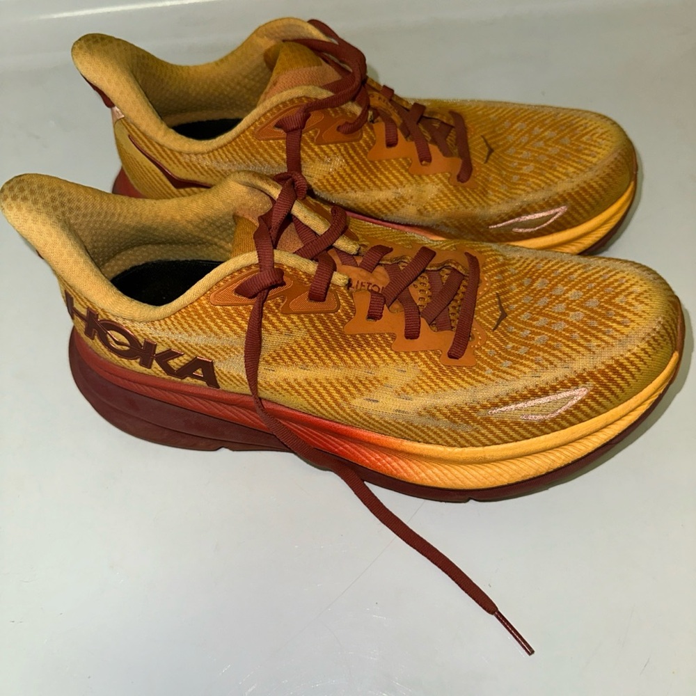 Hoka One One Clifton 9 Amber Haze Sherbet Athletic Running Sneakers